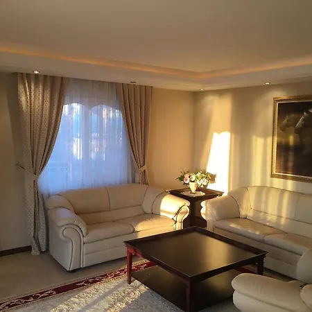 Alden Iii Apartment *